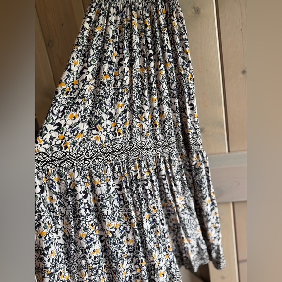 Like New Nostalgia Black Floral Cut Out Maxi Dress - Picture 8 of 11